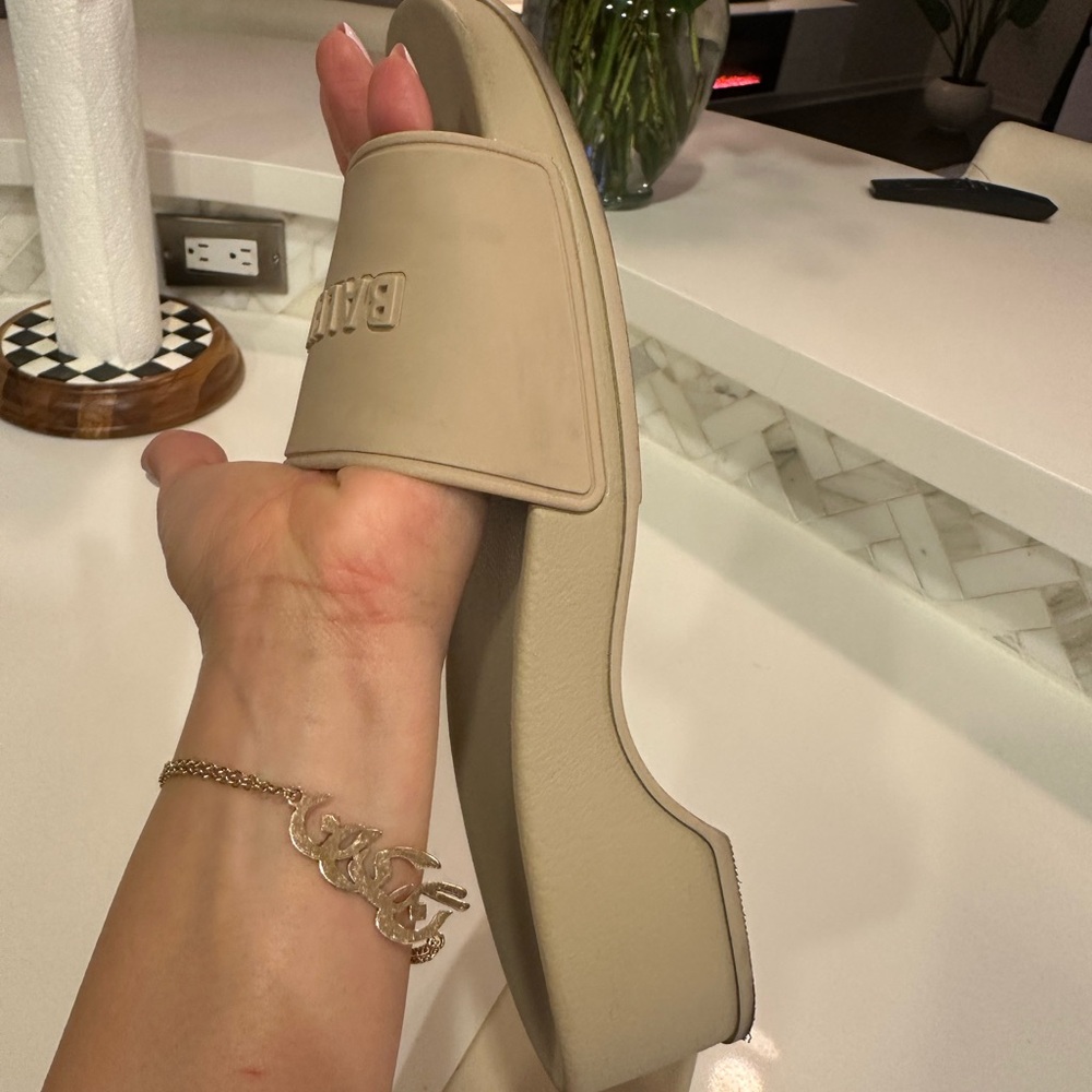 Balenciaga Pool Slides - Picture 10 of 15